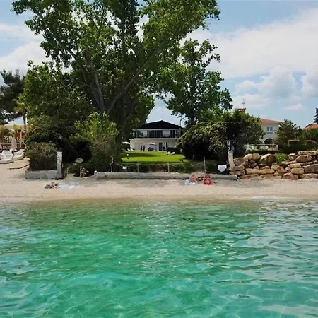 Apartment Lefka First Line House 2 Bedrooms 7 Guests